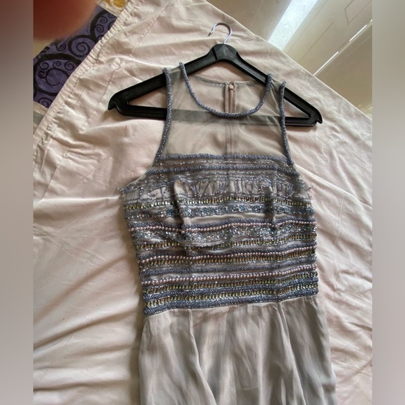 Gown - Picture 3 of 7